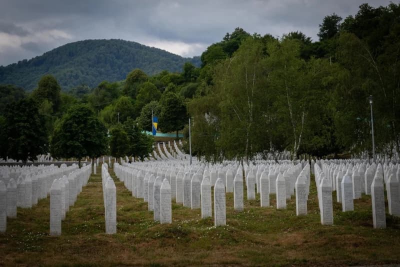 Na konferenciji u Beogradu negirali genocid u Srebrenici