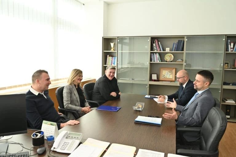 Predstavnici tri sindikata sa ministrom finansija BiH