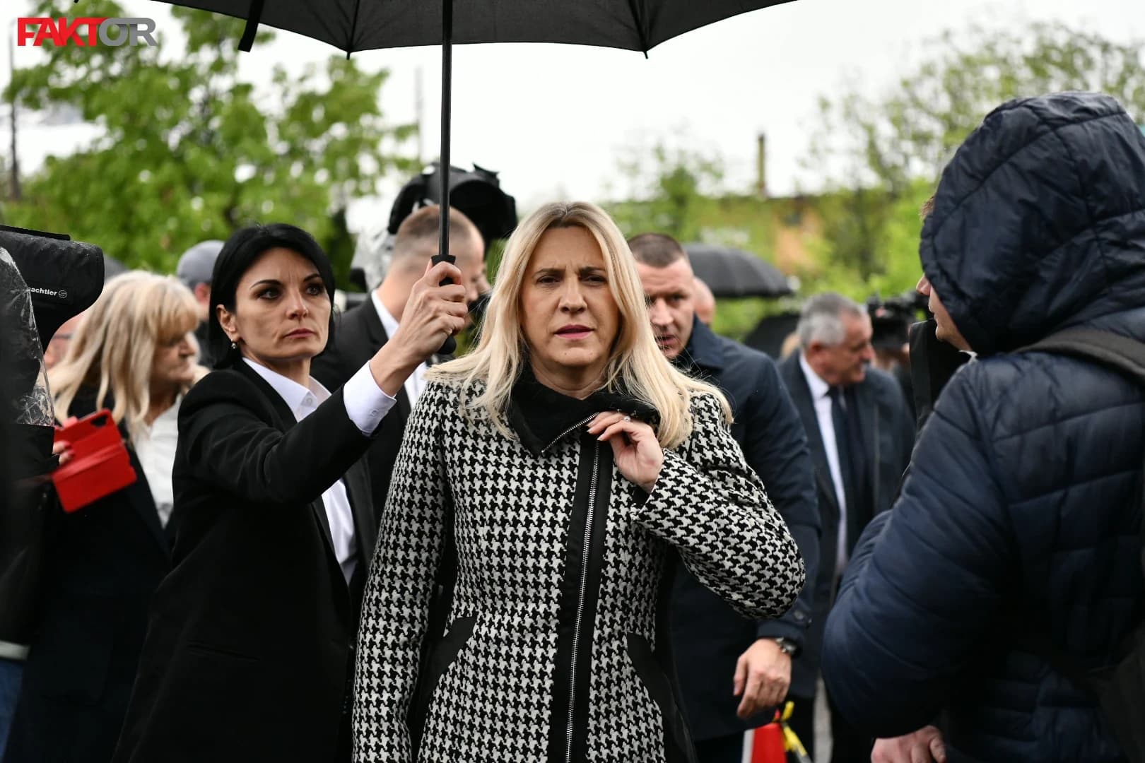 Tri funkcionera podijelila 222.000 KM: Cvijanović budžetski novac dala za organizaciju Nove godine, Privrednu komoru...