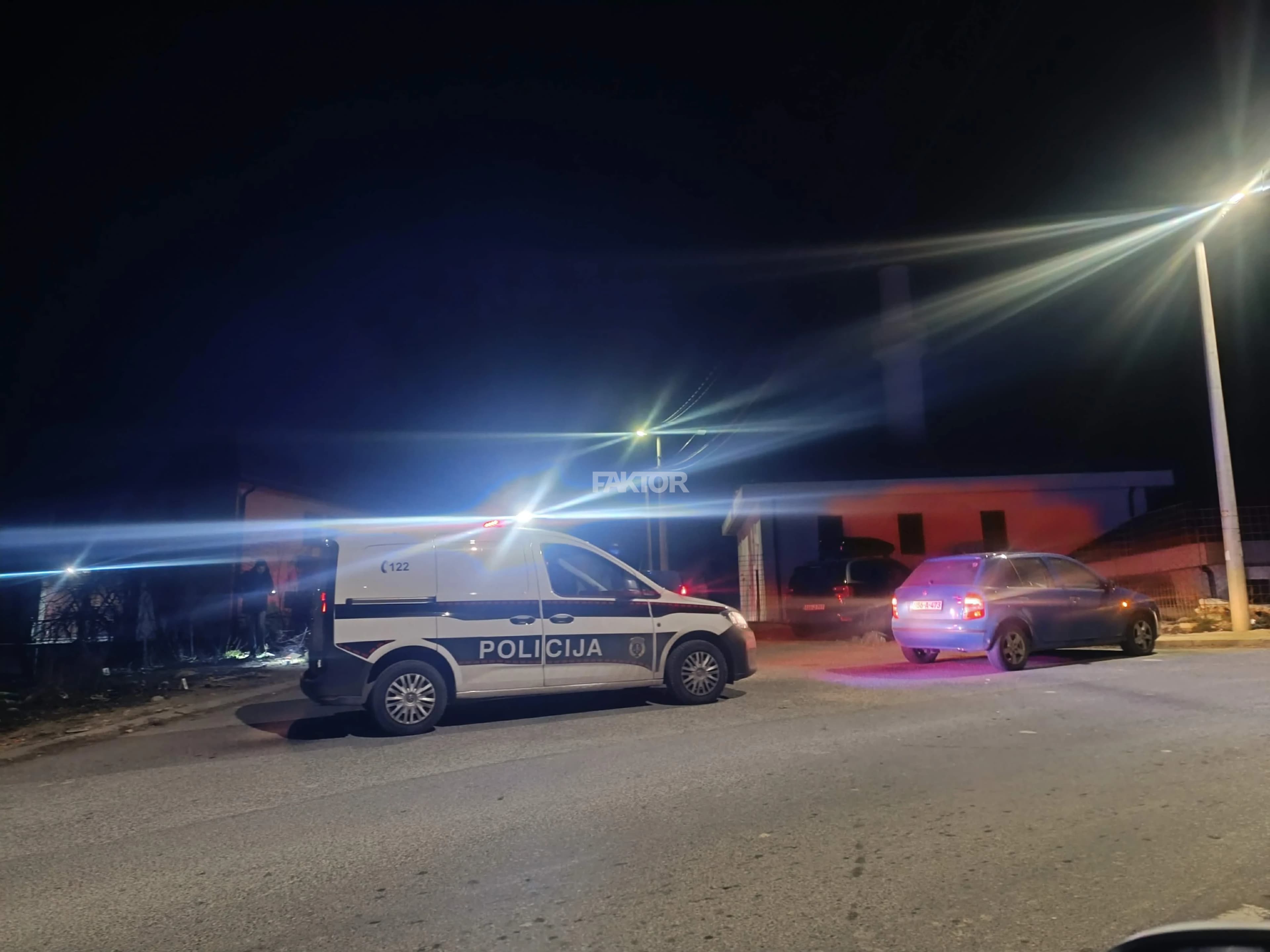 Policija izuzima tragove na mjestu događaja