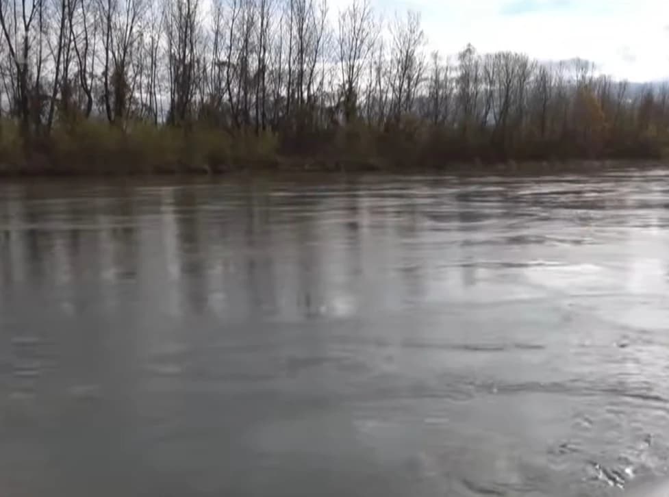 Drina u opadanju, ali i dalje postoji opasnost od poplava: Stanovnici Goražda jutros bez vode