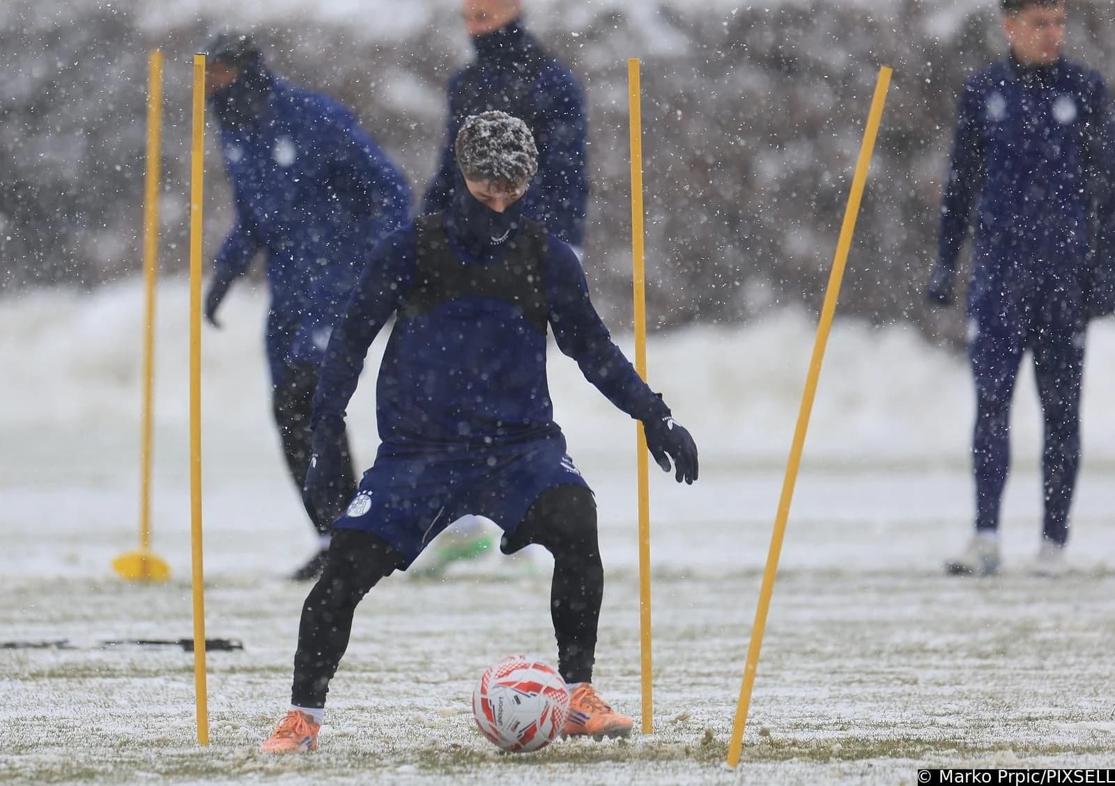 Dinamo na pripremama bez trenera, Kovačević završio u bolnici