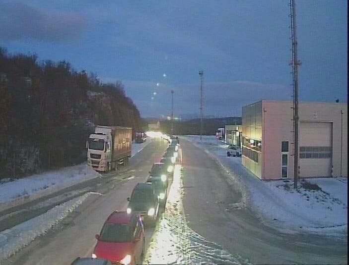 Duge kolone vozila na deset graničnih prijelaza u BiH, vozači čekaju satima