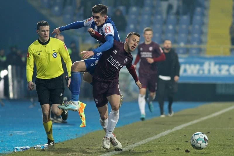 Hodžić je već ranije nosio Plavi dres