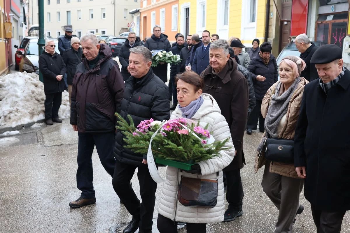 Srpski zločinci ubili osam Sarajlija dok su čekali u redu za vodu: Obilježena 33. godišnjica masakra u Isevića sokaku