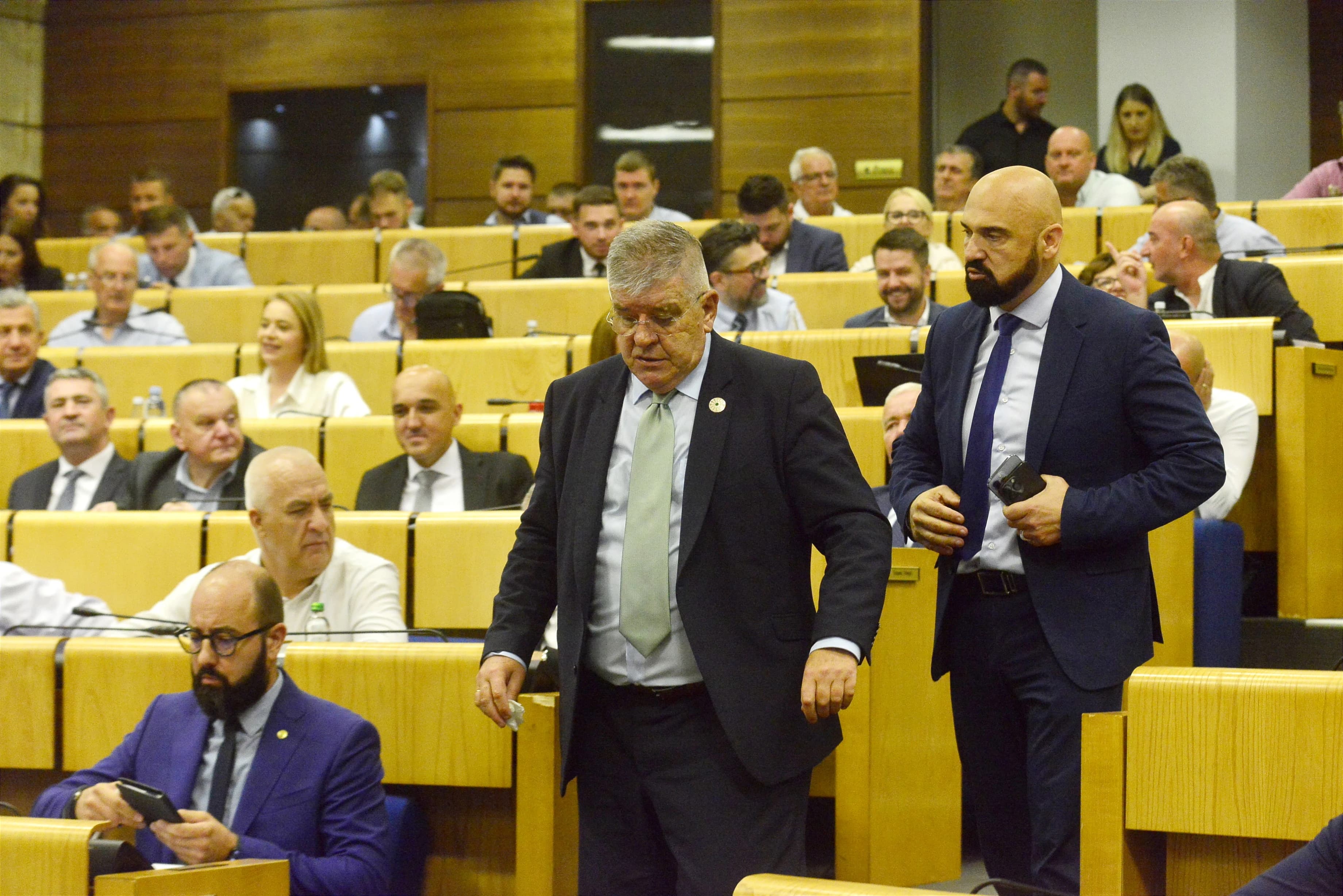 Raguž tražio da se glasa o smjeni Dragana Miokovića, prijedlog nije uvršten na dnevni red