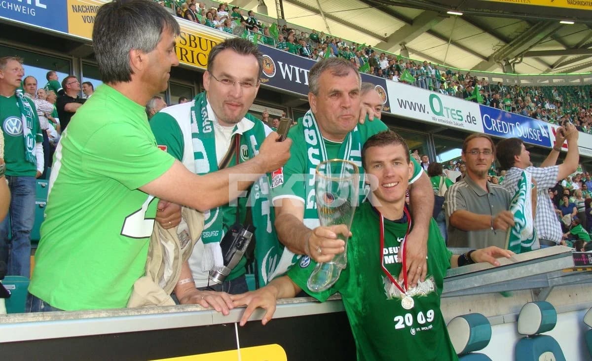 Džeko je 2009. godine sa Wolfsburgom proslavio titulu prvaka Njemačke