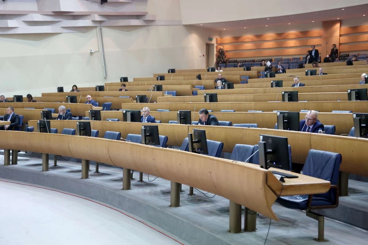 Prijedlog izmjene Zakona o plaćama i naknadama u institucijama BiH ostavljen za narednu sjednicu