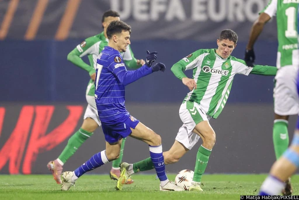 Džeko danas dobija novog saigrača, pamtimo ga kada je gađao džamiju: "Uskoro je na treningu"