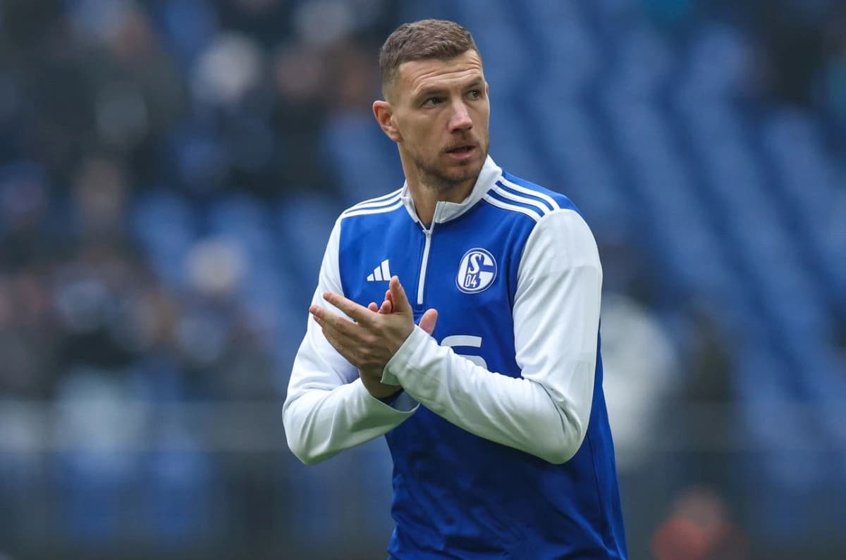 Neuništivi Edin Džeko tema u svlačionici slavnog Bayerna