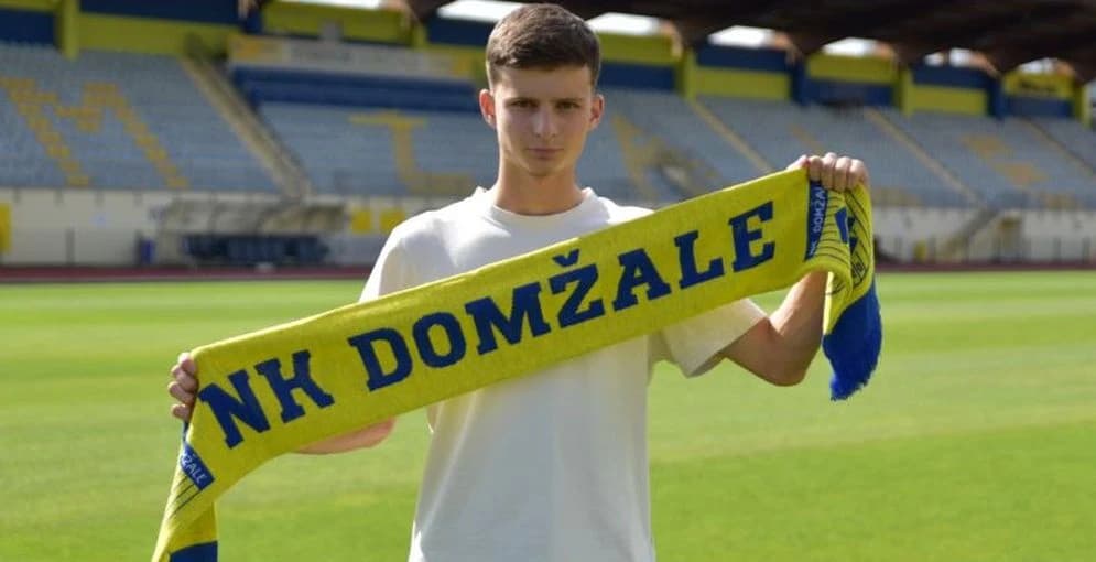 Prošao omladinske selekcije Sarajeva, nastupao u Sloveniji, sada potpisao za Velež