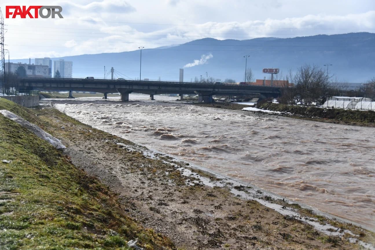 Problemi se ponavljaju, odgovornost niko ne preuzima, a najavljuju se nove padavine: Ovo je nama četvrta poplava