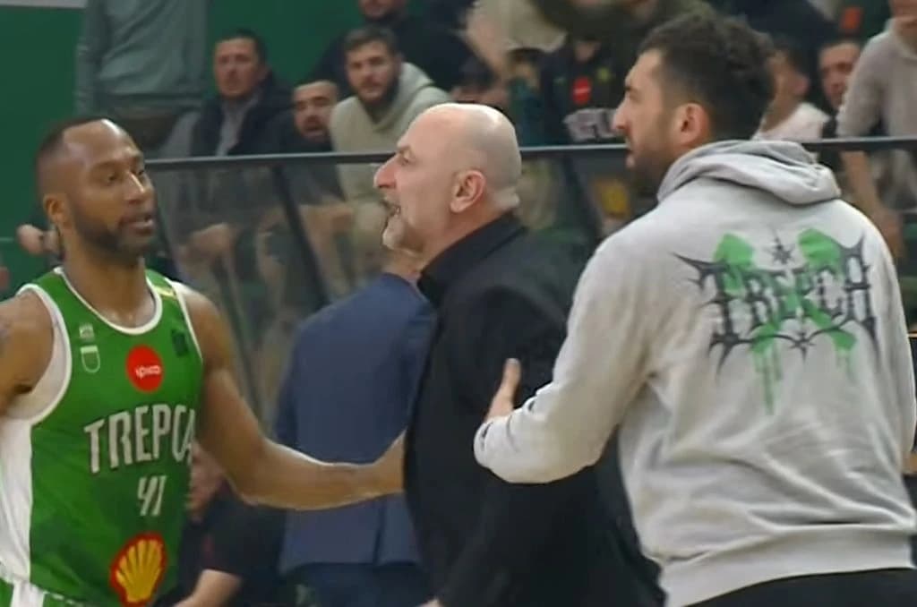 Bećiragić izgubio živce, utrčao na parket i prekinuo meč, pokušao se fizički obračunati