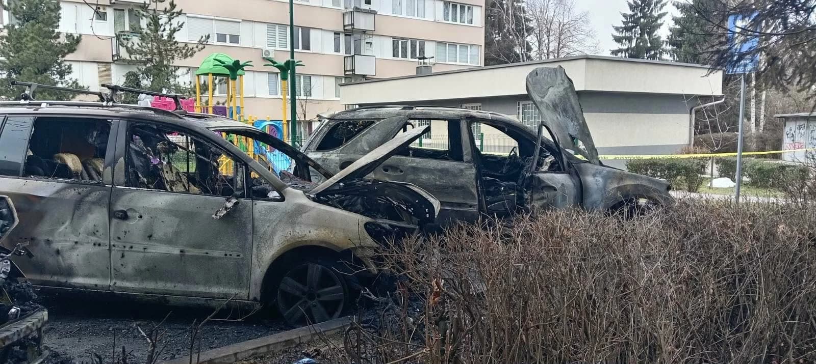 U sarajevskom naselju Aneks izgorjela tri automobila