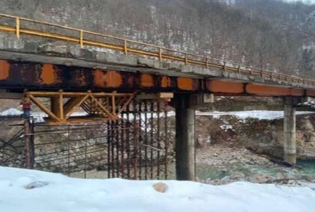 Jedan od oštećenih mostova