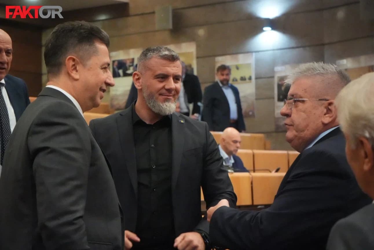 Hoće li zastupnici pokrenuti upravni spor pred sudom zbog člana 81. Zakona o PIO-u, šta kažu u Klubu SDA