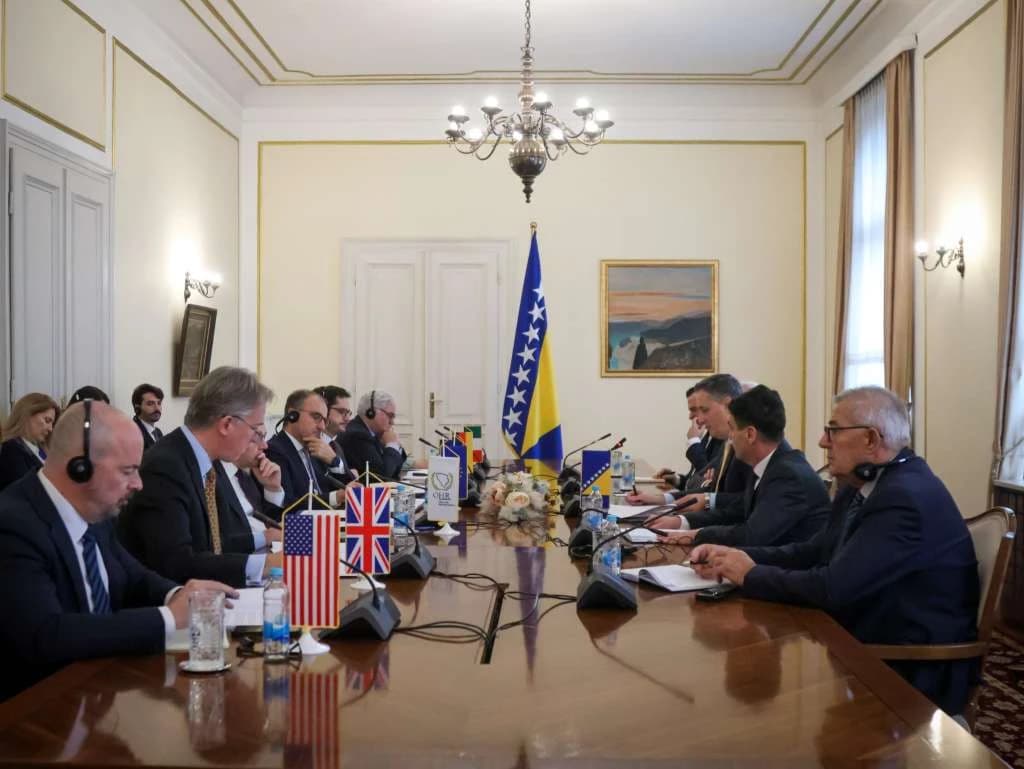 Bećirović s ambasadorima Kvinte: Potvrđena snažna međunarodna posvećenost stabilnosti BiH