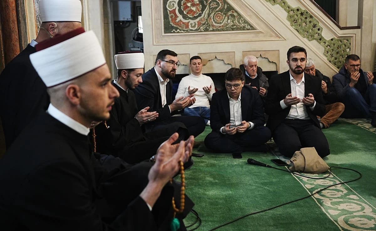Muslimani u Sarajevu obilježili Lejletu-l-berat, noć oprosta i sudbine