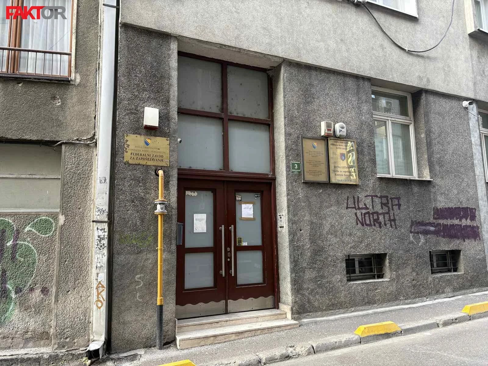 Završeni pretresi u Službi za zapošljavanje KS, od osumnjičenih oduzeti mobiteli, traje saslušanje svjedoka
