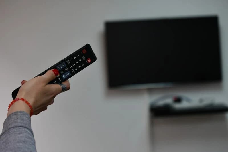 Nakon Telecoma, domaće TV stanice isključuje i Telemach: Da li je ekonomija izgovor za politički pritisak?