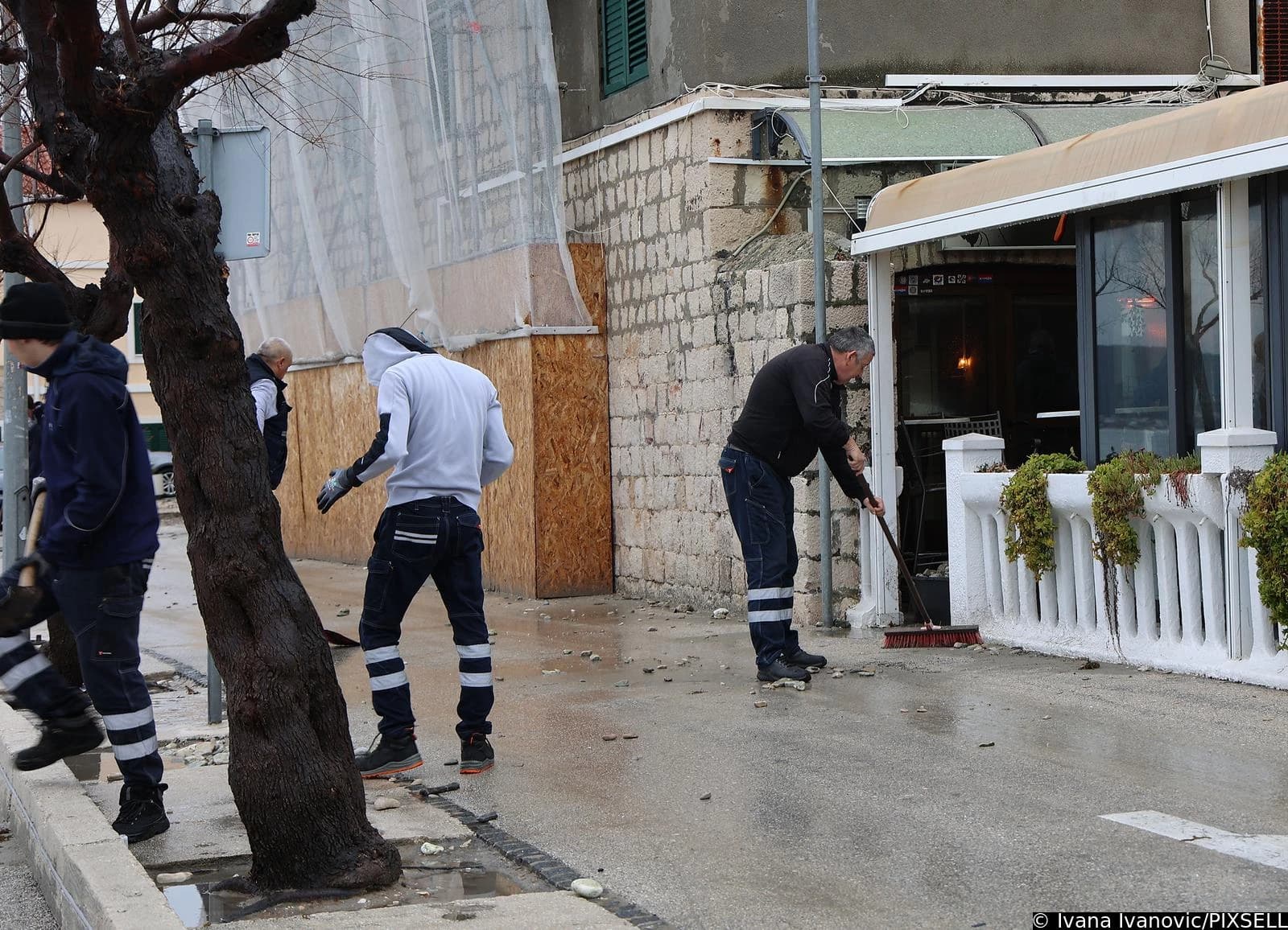 Plima potopila Dalmaciju, najteže u Kaštelima: "Nema objekta na rivi koji nije stradao"