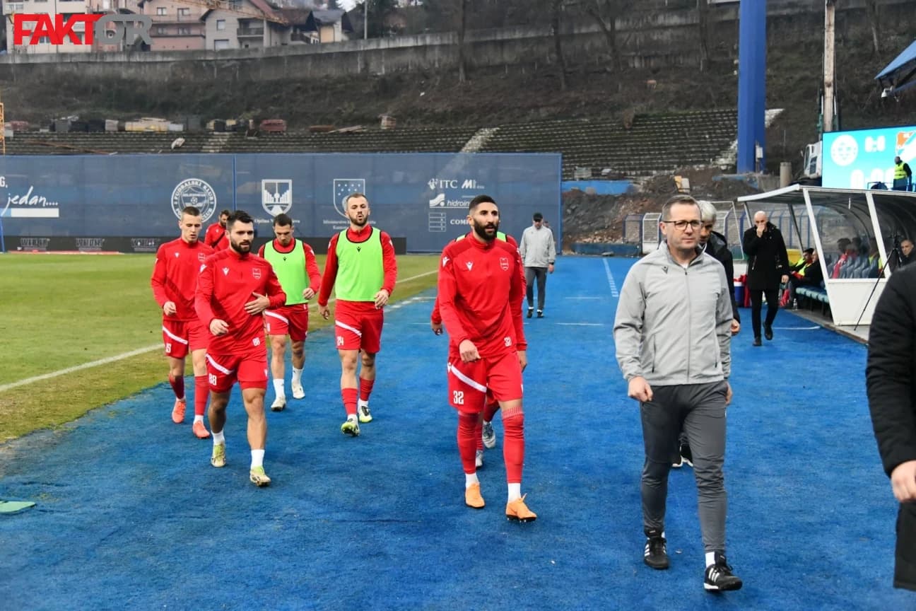 Standardni član premijerligaša neočekivano završio profesionalnu karijeru