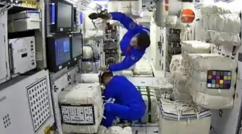 Astronautima NASA-e dozvoljeno nošenje najnovijih pametnih telefona na misijama na Mjesec