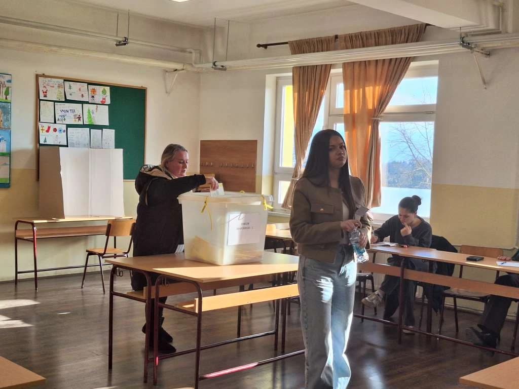 Do 15 sati u RS-u glasalo 32.427 ili 38.39 posto birača