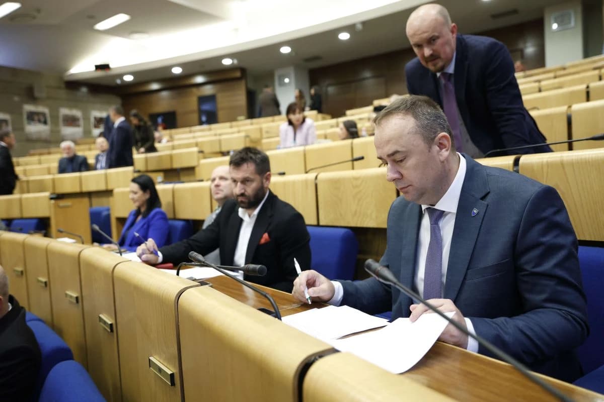 Čolaković: Pitao sam Vladu FBiH šta je sa Programom javnih investicija, odgovor vrijeđa inteligenciju