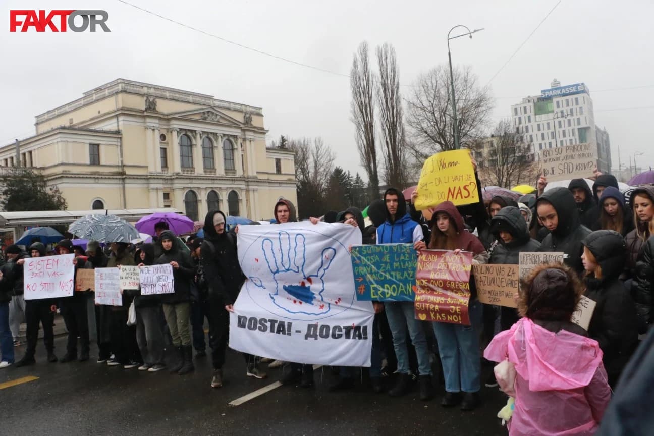 Završeni današnji protesti u Sarajevu, novi zakazani za sutra u 12 sati