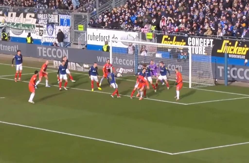Schalke dominira, Džeko pokazuje magiju