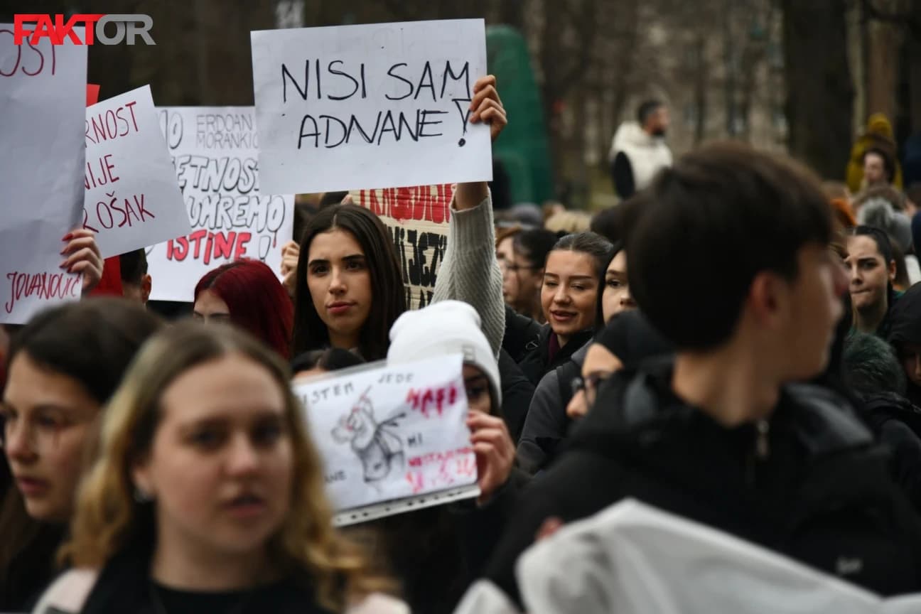 Mladi danima protestuju