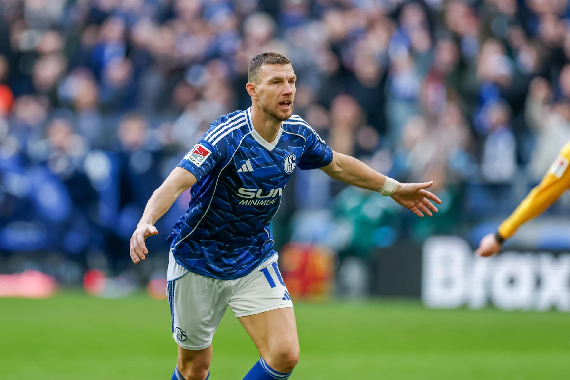 Schalke ima "problem" zbog Džeke: "Značajna nestašica"