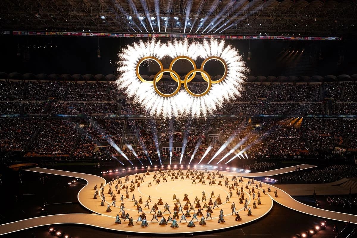 Olimpijske igre zatvorene, plamen ugašen, Francuzi preuzeli palicu