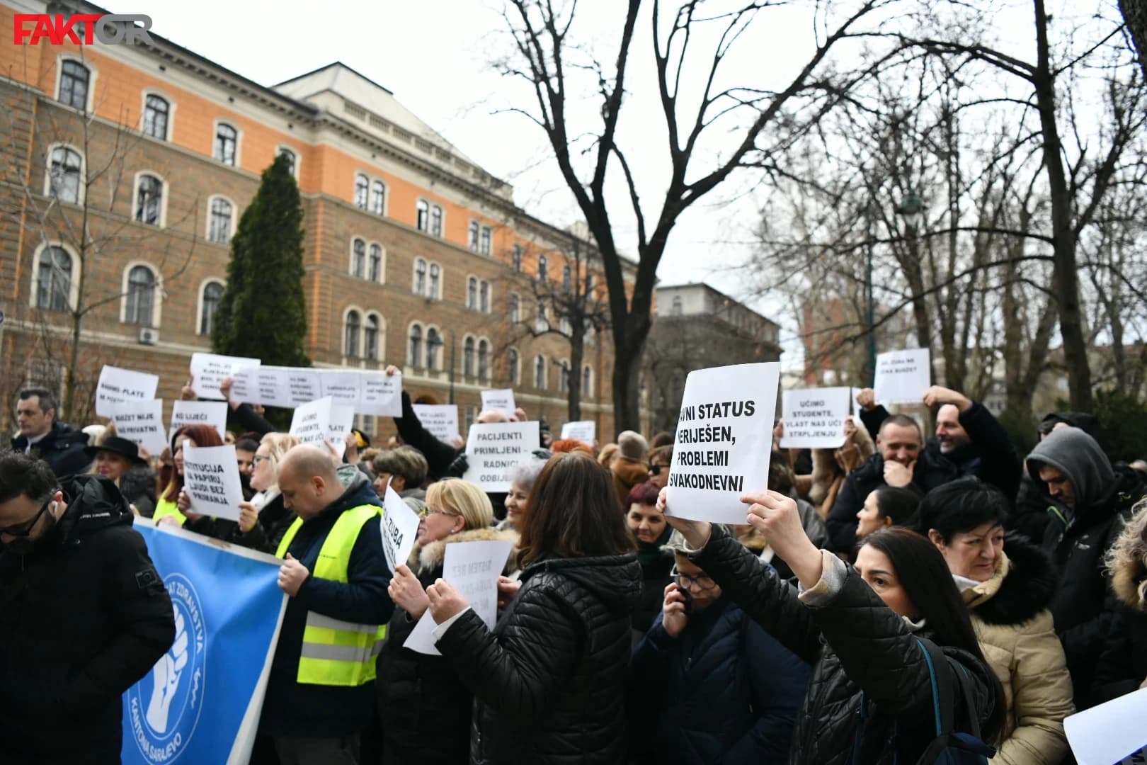Radnici Stomatologije jutros su dobili januarsku plaću
