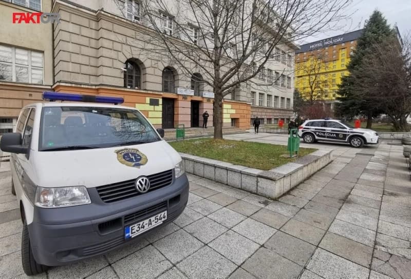 Ponovo lažne dojave o bombama u dvije srednje škole