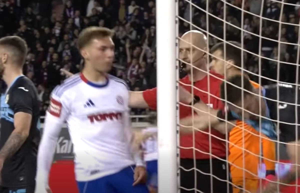 Objavljen snimak kako bivši član Hrvatske pljuje reprezentativca BiH: Nisi nevin!