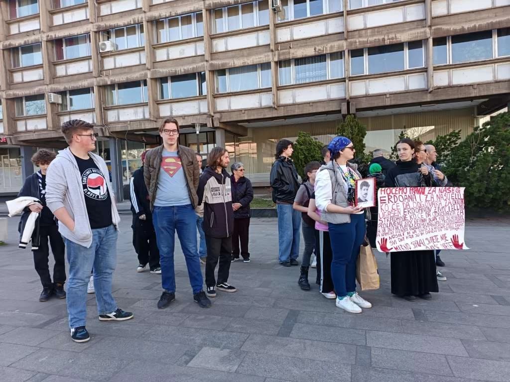 Skup podrške "Mladi Zenice za mlade Sarajeva", okupilo se 20-ak ljudi