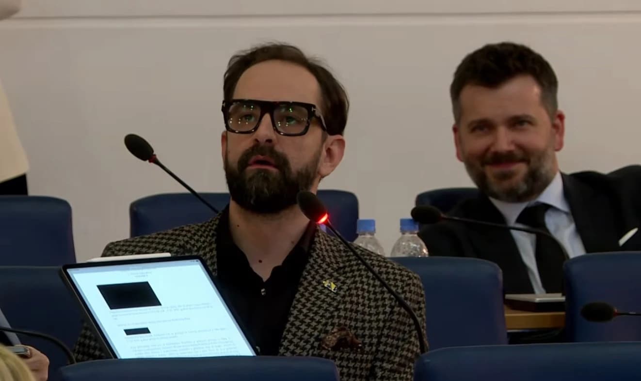 Imenovan Nezavisni odbor KS, prethodila rasprava: "Kakve su ovo crne kocke?", "Da nije umro čovjek?"