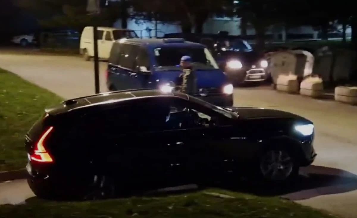 Policija je dugo bila oko stadiona
