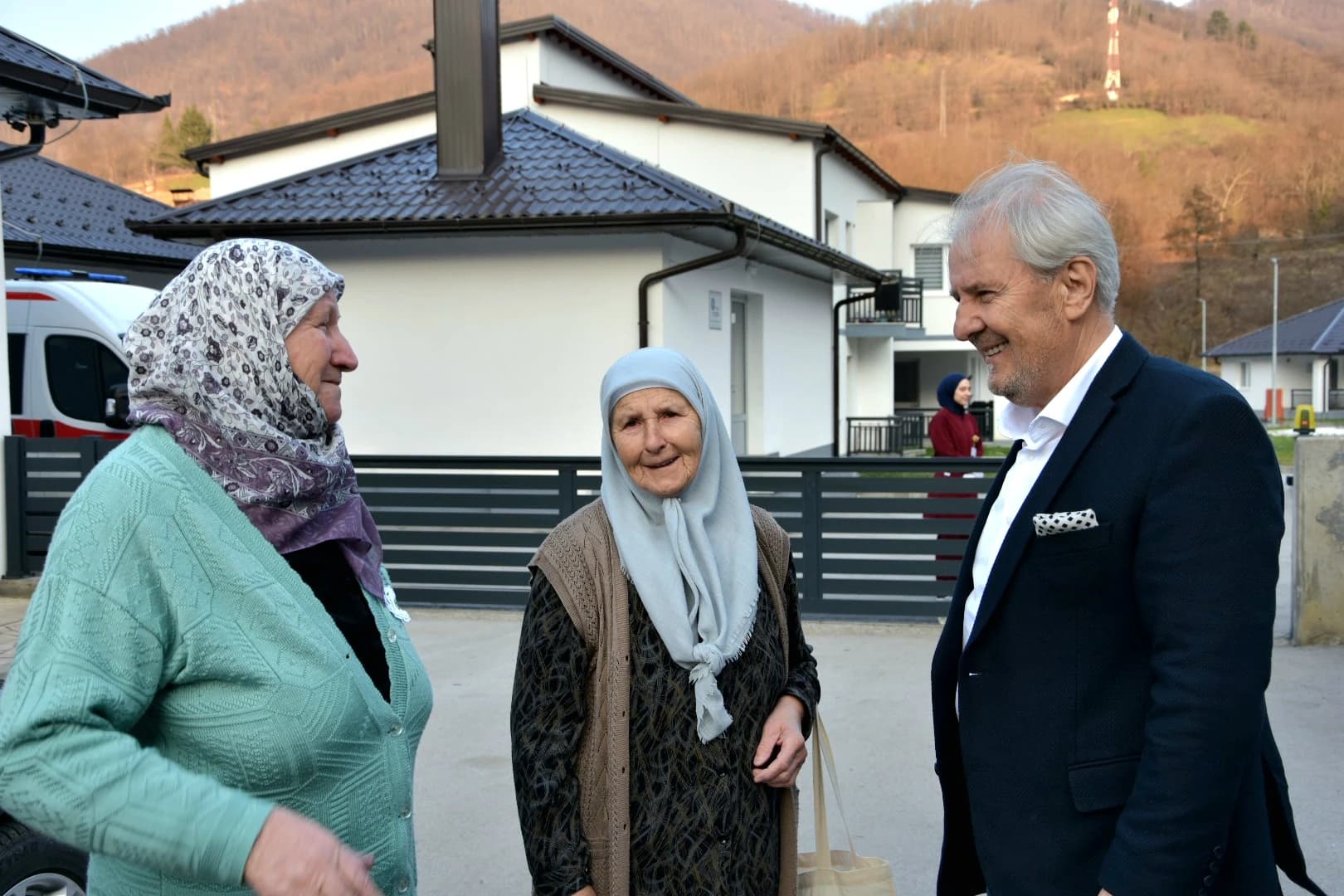 Lendo posjetio majke Srebrenice povodom Međunarodnog dana žena: One su simbol nadljudske borbe i hrabrosti