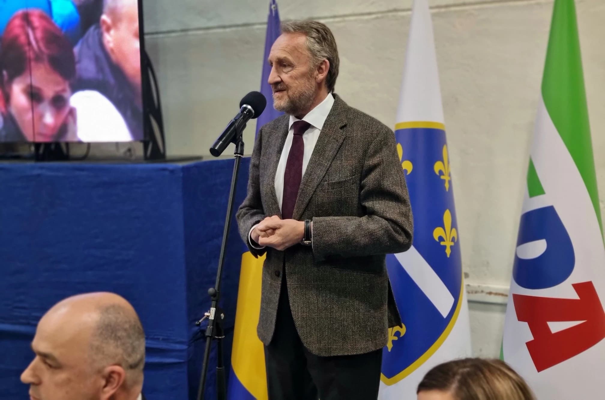 Izetbegović u Tešnju: Ne ide dobro ovoj vlasti, toga su svjesni i oni i narod