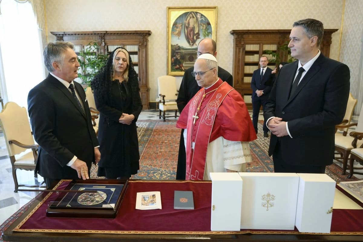 Predsjedništvo BiH se sastalo sa papom Lavom XIV u Vatikanu, pozvali ga u posjetu