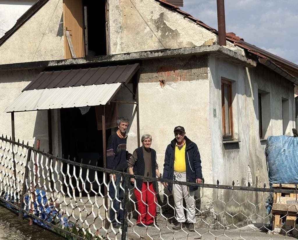 Porodica Mujanović iz Bihaća traži pomoć nadležnih, trošna kuća ugrožava njihovo zdravlje