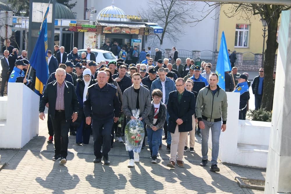 Odavanje počasti u Kalesiji