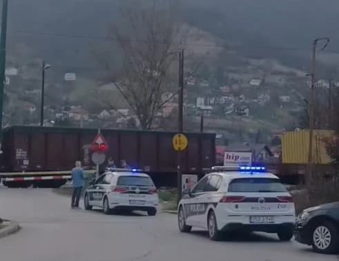 Voz udario dijete na pružnom prijelazu u vogošćanskom naselju Svrake
