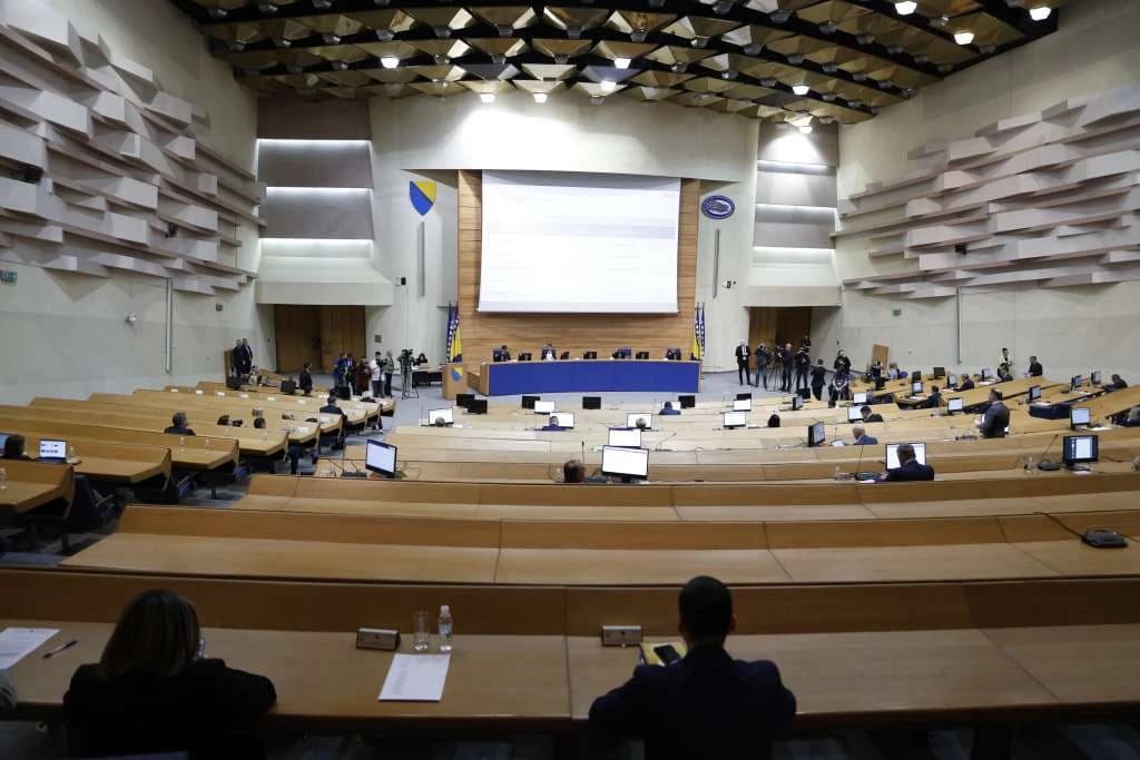 Zastupnički dom BiH odobrio privremeno ukidanje akciza na gorivo, čeka se odluka Doma naroda