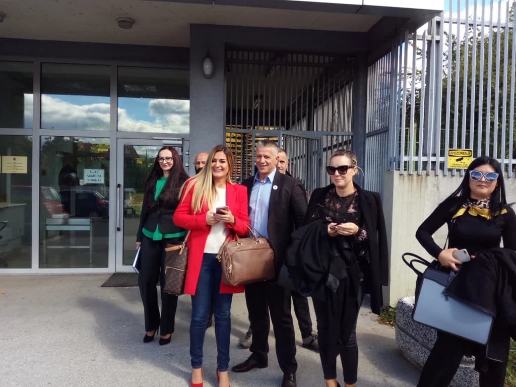 Orić i Muhić sa braniteljicama ispred Suda BiH 
