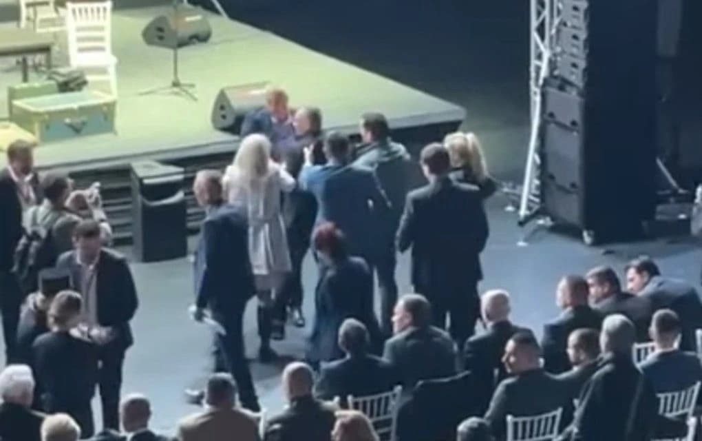 Akademija u Istočnom Sarajevu: Darko Babalj potukao se sa pripadnikom obezbjeđenja