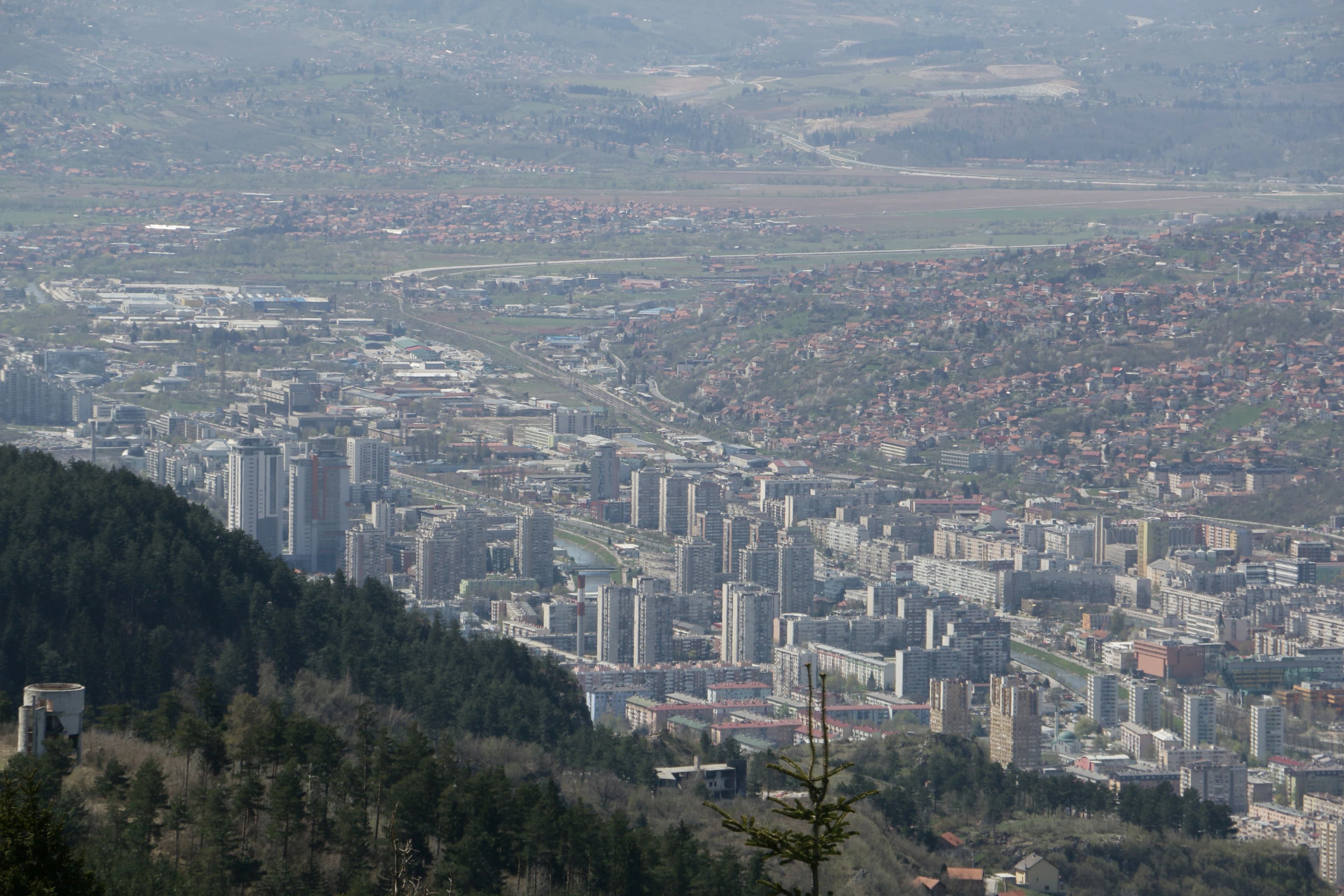 U Kantonu Sarajevo ima 50.000 bespravno izgrađenih objekata